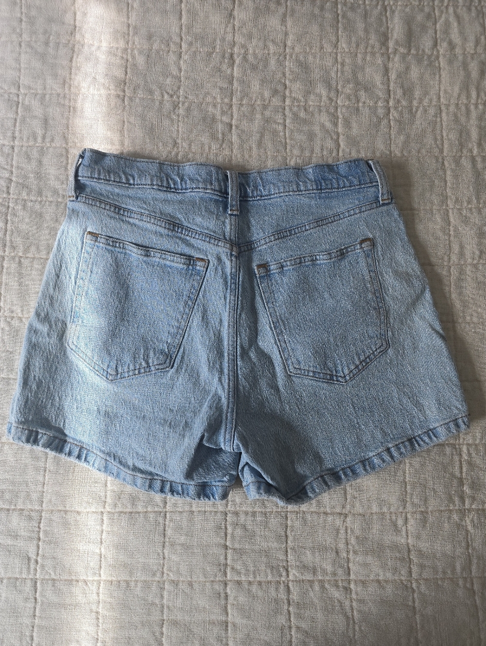 Abercrombie & Fitch Light Blue High-Rise Mom Shorts - Picture 3 of 3